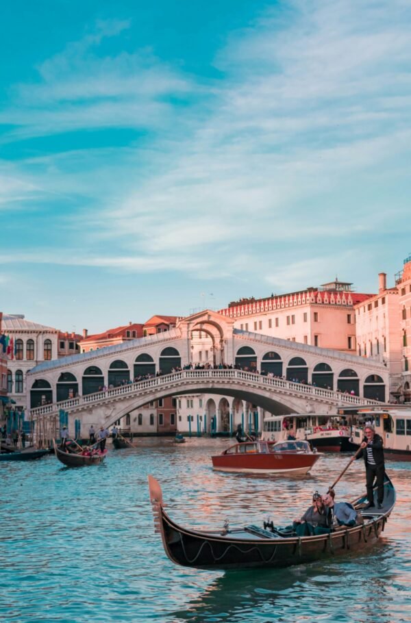 rialto bridge, venice italy Rialto Bridge, Venice Italy